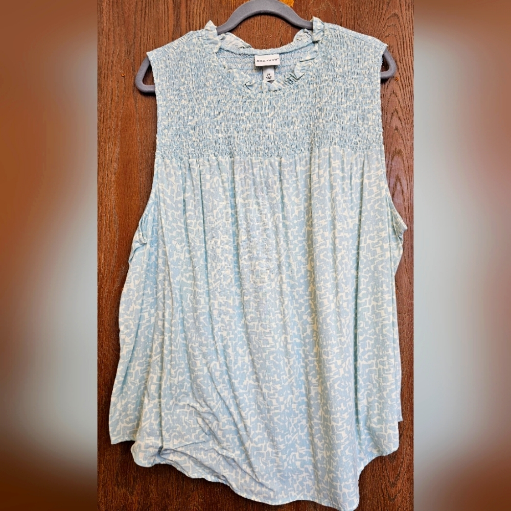 NWT, Ava & Viv Blue Pattern sleeveless blouse Plus Size 2X